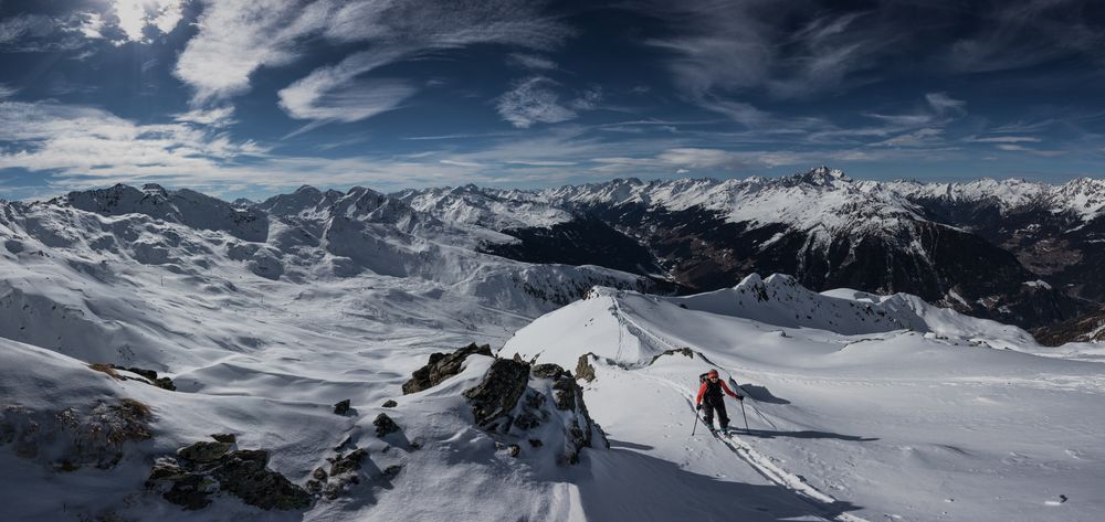 Skitouren-Pano hoch über dem Pazunauntal von Mani und Christin