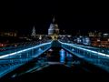 St.Pauls mit Millenium Bridge und Themse  by Chromdioxid