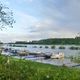 Blick ber den Rhein am Hitdorfer Hafen in Leverkusen