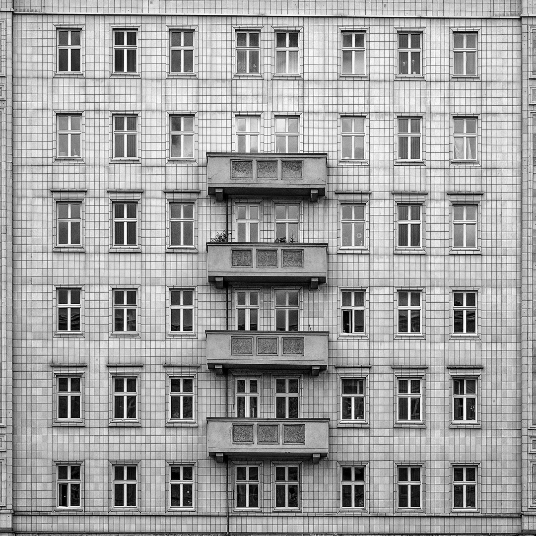 48 Fenster und 4 Balkone