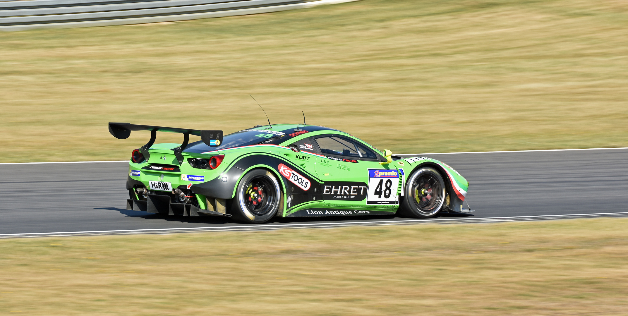 # 48 Ferrari 488 GT3