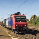 482 025-4 SBB Cargo mit einem Containerzug