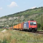 482 038-7 (SBB Cargo) mit einem Güterzug in Thüngersheim