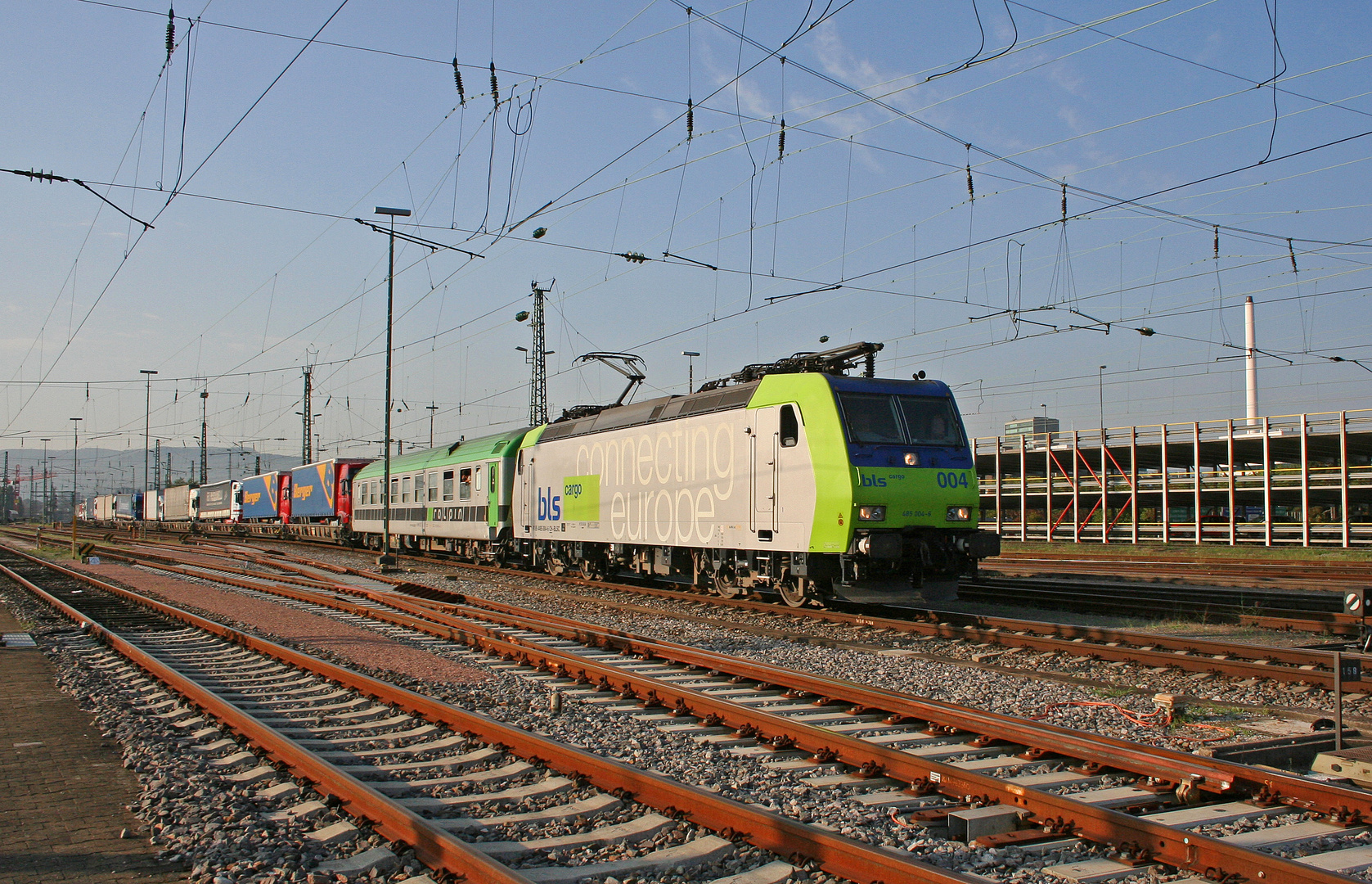 485 004-9 mit Rola in Basel Bad Bf