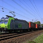 485 008-7 BLS Cargo mit einem gem. Güterzug