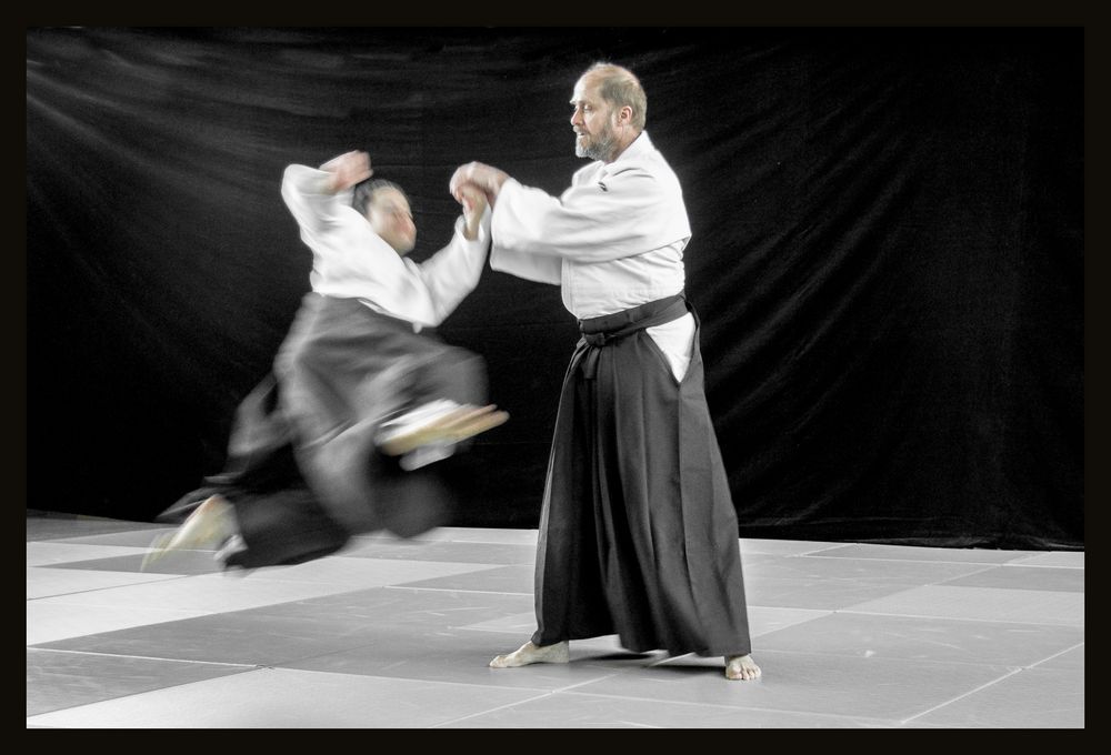 Aikido -- KUNST der Verteidigung von mnb_3000