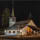 Die Kirche von Kandersteg lutet das alte Jahr aus und das neue Jahr ein