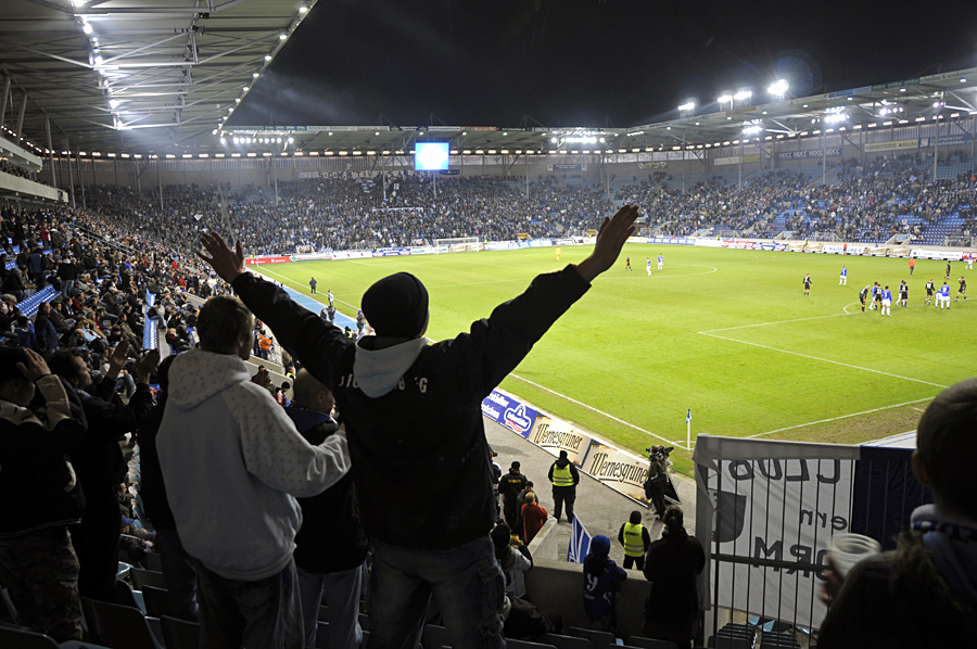 4.Liga - keine Milliardäre - Amateure zu Gast - Stadion trotzdem voll