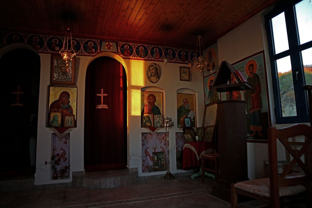 #4Roadside Chapel-Ikarìa (inside)