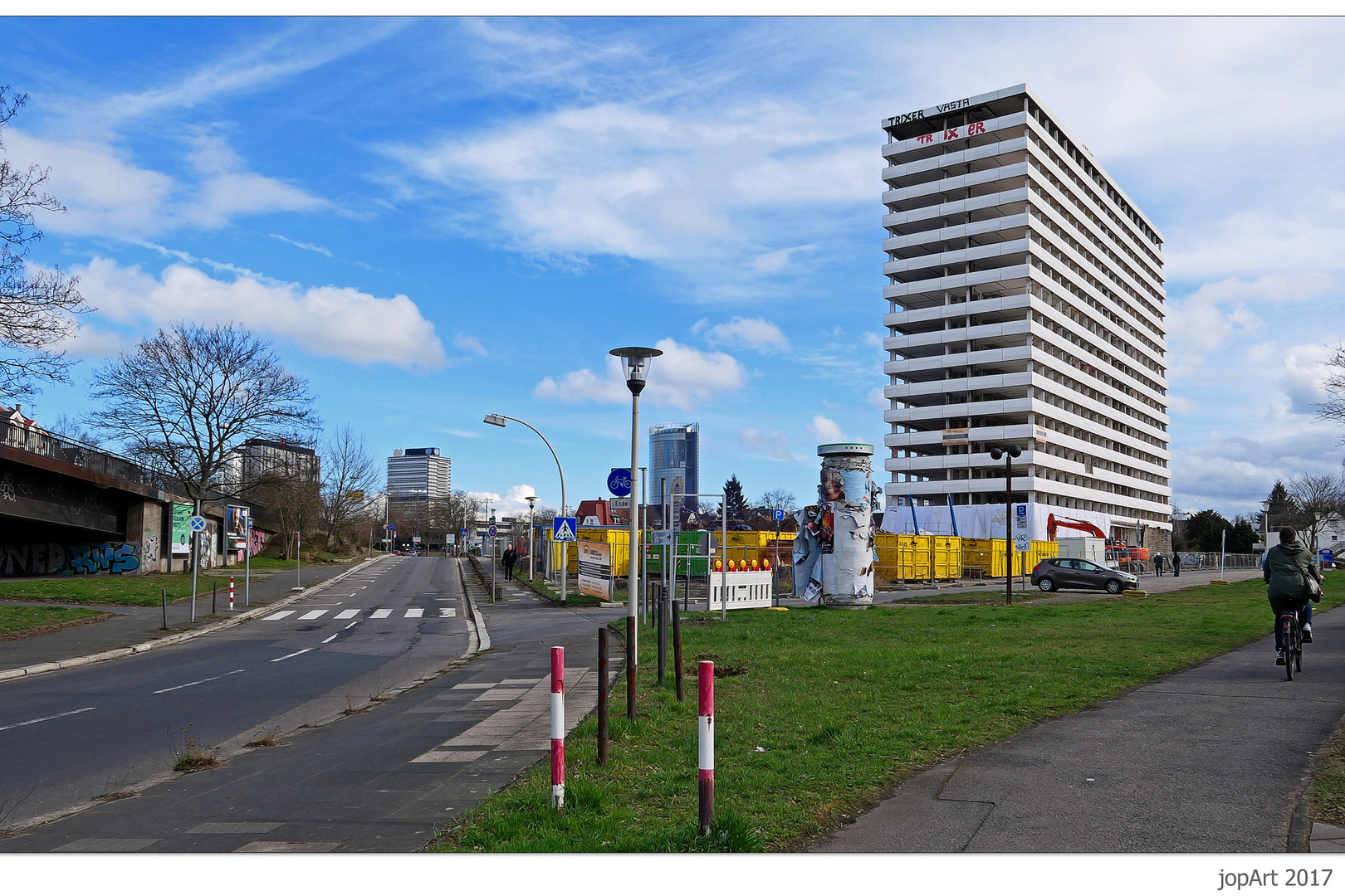 5, 2, 1, Litfaßsäule und 7 von links nach rechts...