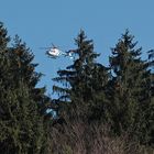 (5) Der Rettungshubschrauber der Bergrettung ...