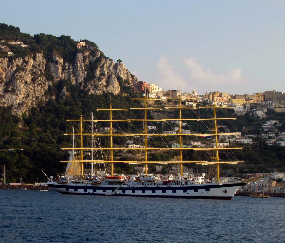 5 Master vor Capri,  "Royal Clipper"