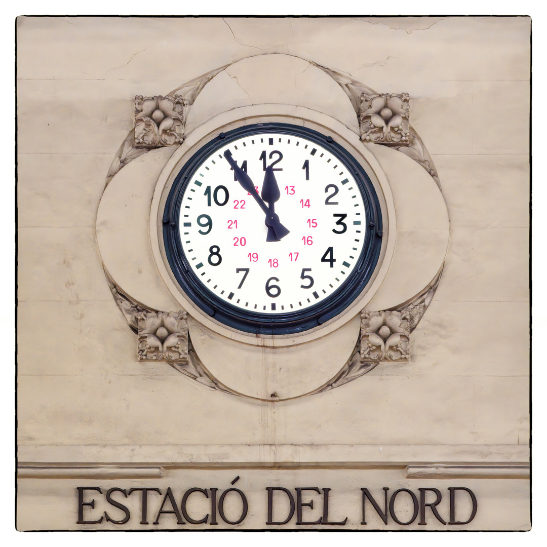 5 vor 12 Foto & Bild alltagsdesign, stillleben, spanien Bilder auf