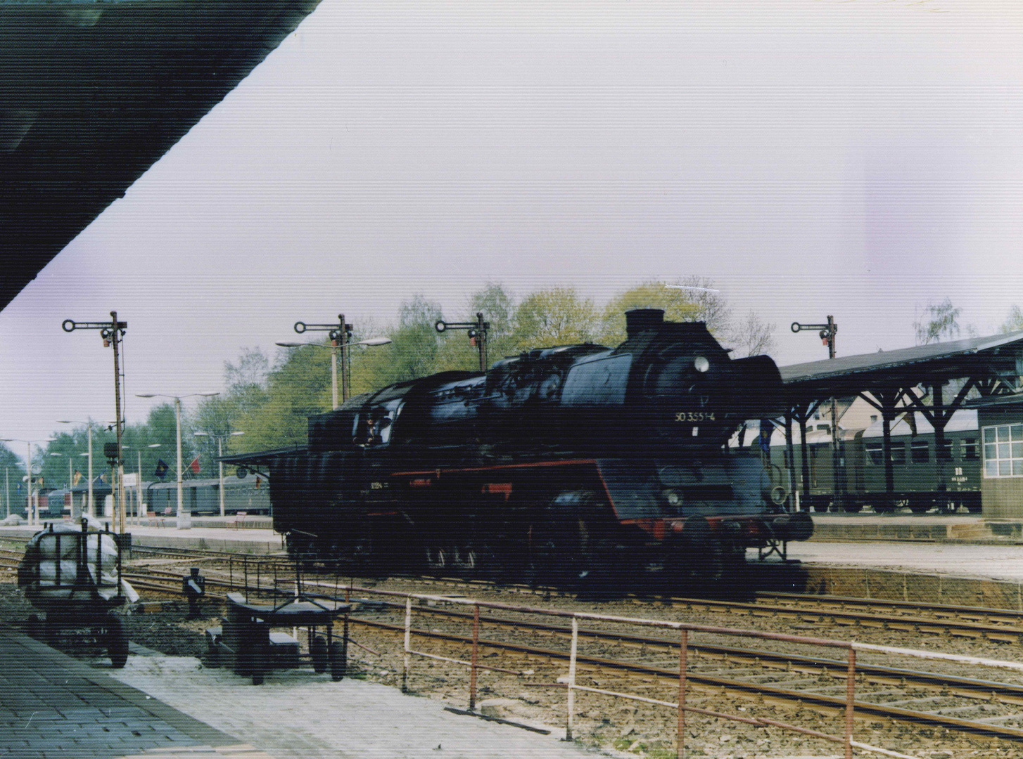 50 3551-4 am 04.05.1986 im Bahnhof Schwarzenberg