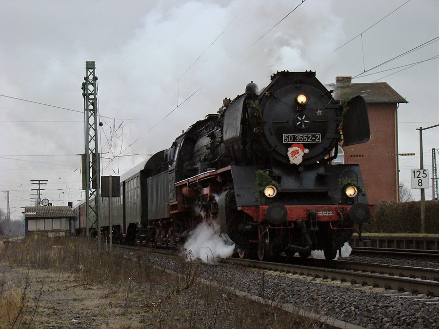 50 3552 mit dem Nikolaussonderzug vom 02.12.2007