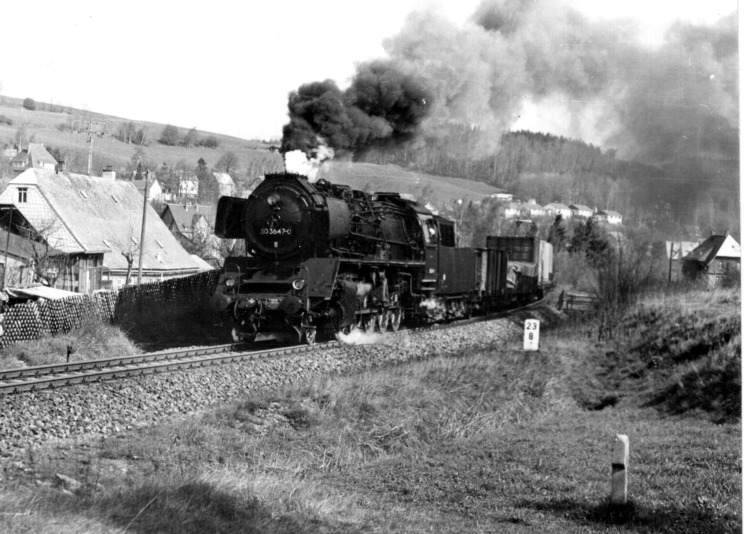 50 3647-0 in Meinersdorf 1983 am Abzweig nach Thum