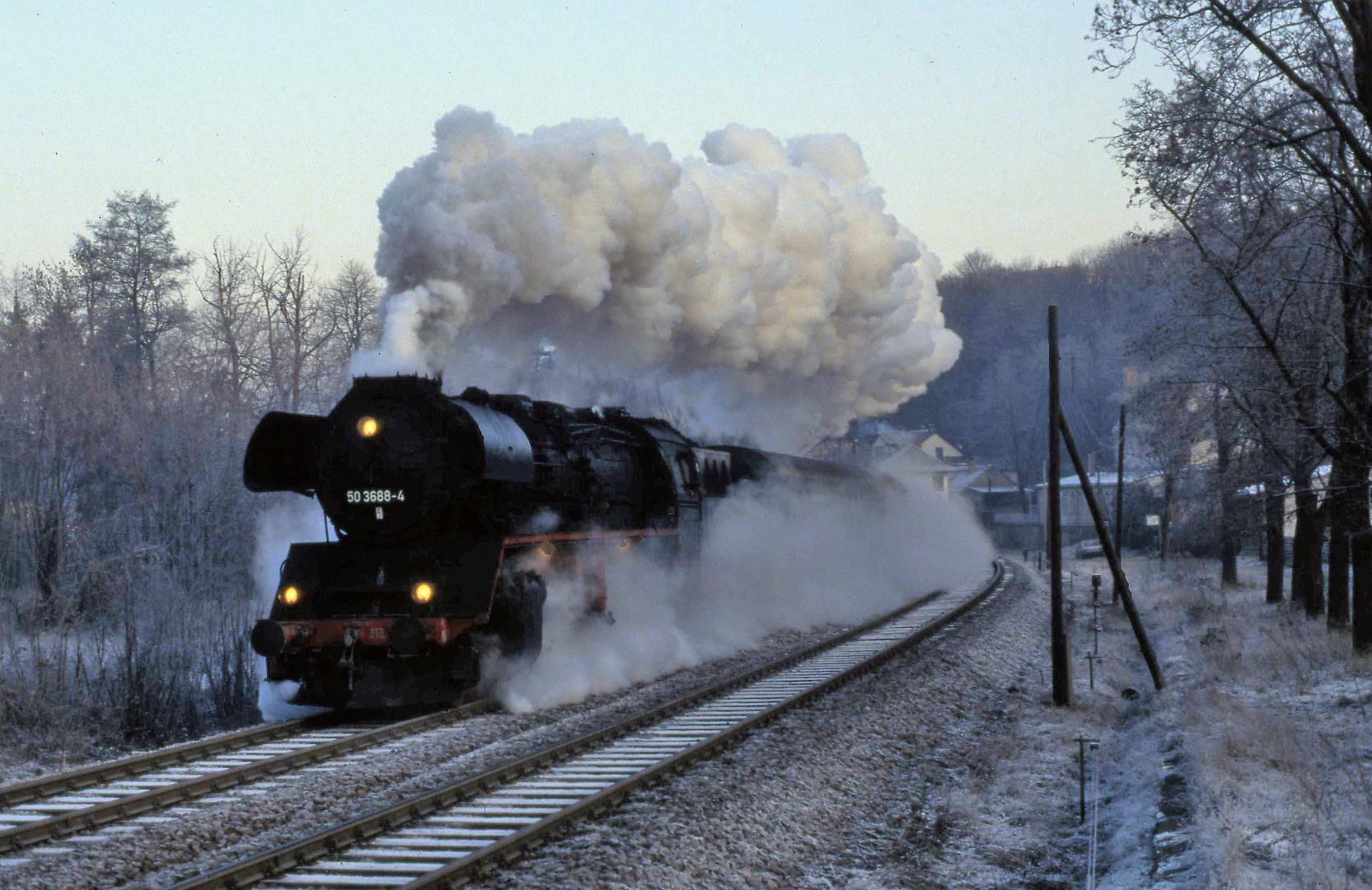 50-3688-4-bei-bk-lohm-hle-foto-bild-eisenbahn-verkehr-fahrzeuge