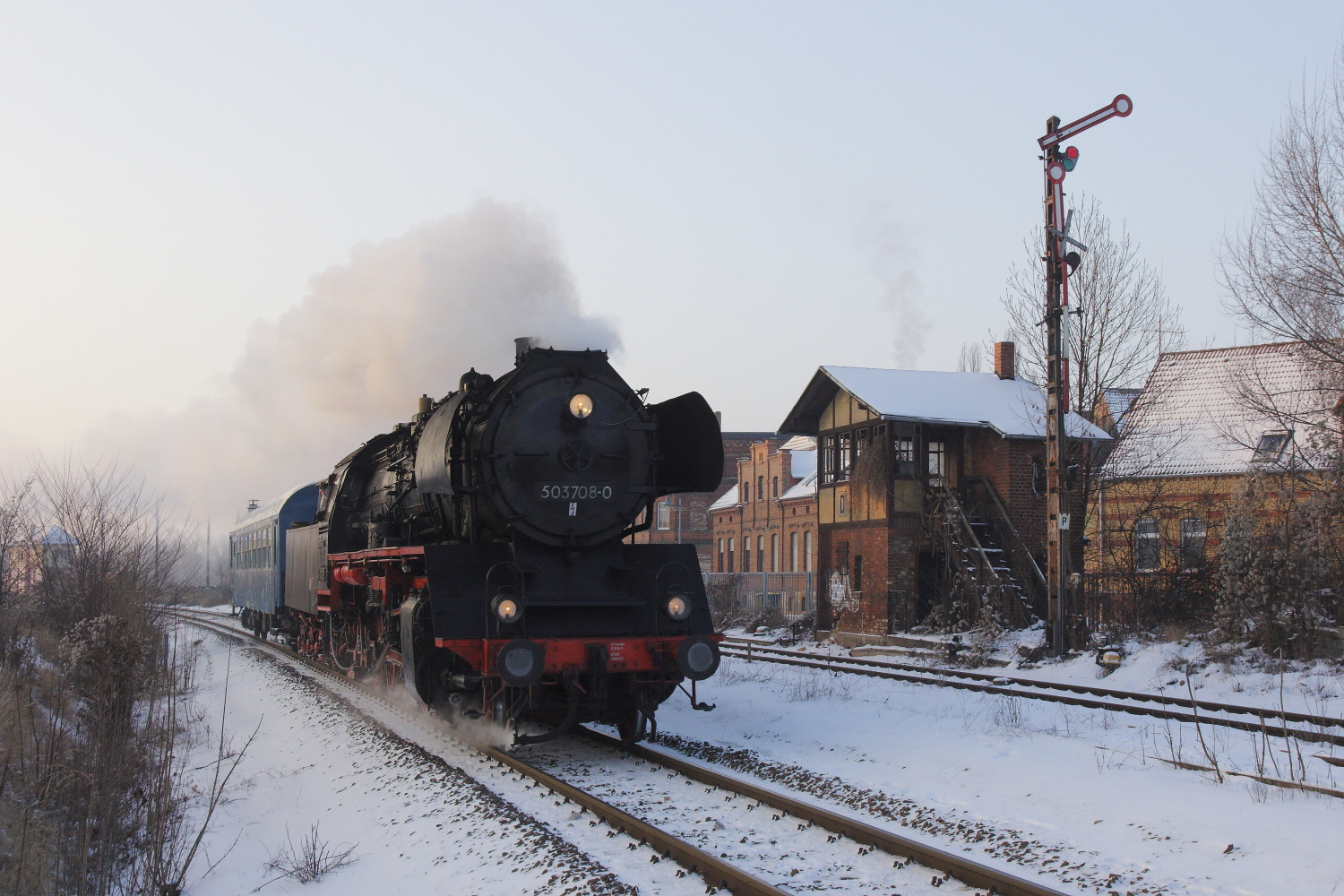 50 3708 bei der Einfahrt nach Stassfurt