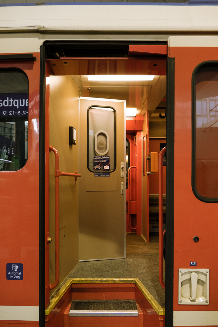 5047 032-7 Inside (1)