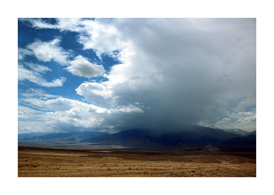 ...> 50mm Regen im Death-Valley-Nationalpark...