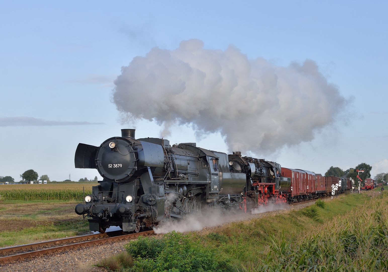 52 3879 + 52 8139 am 08.09.19 bei Terrug naar Toen in Beekbergen