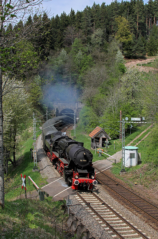 52 7596 bei Nußbach an der Schwarzwaldbahn