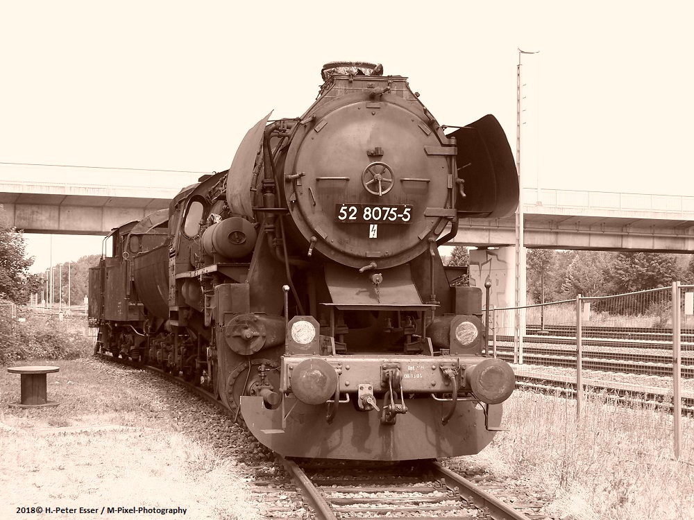 52 8075-5              Güterzug- Dampflok in Gera