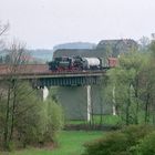 52 8080 auf der Brücke bei Mittelherwigsdorf