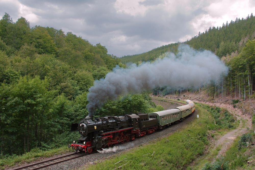 52 8154-8 in der Steigung bei Gehlberg