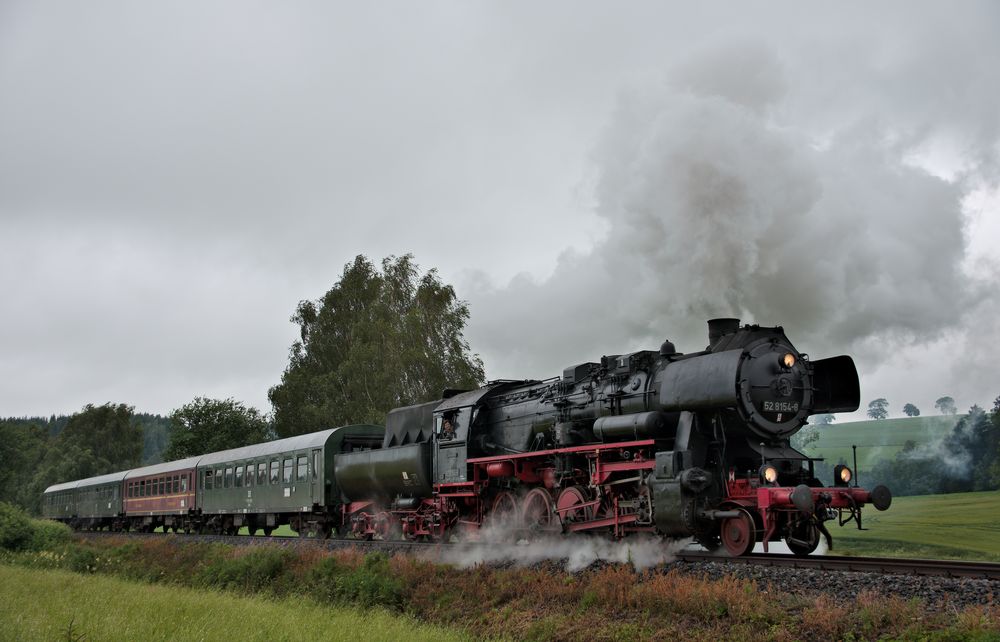 52 8154 - 8 in der Steigung bei Walthersdorf (Erzgebirge)