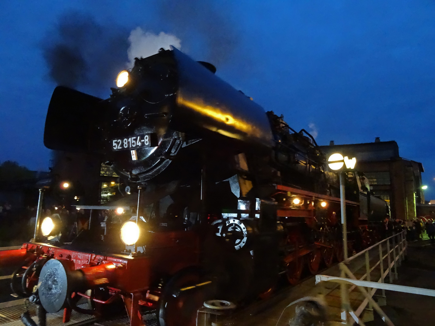 52 8154 auf der Drehscheibe im Bw Dresden Altstadt