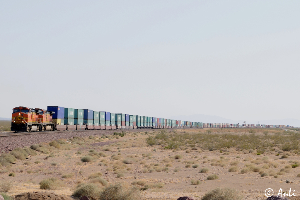 520 TEU - ein Zug - vier Lokomotiven