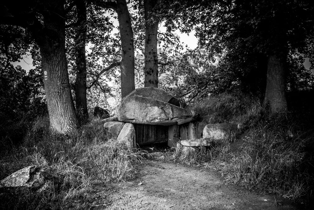 Hünengrab auf Rügen by Kai Bachmann 