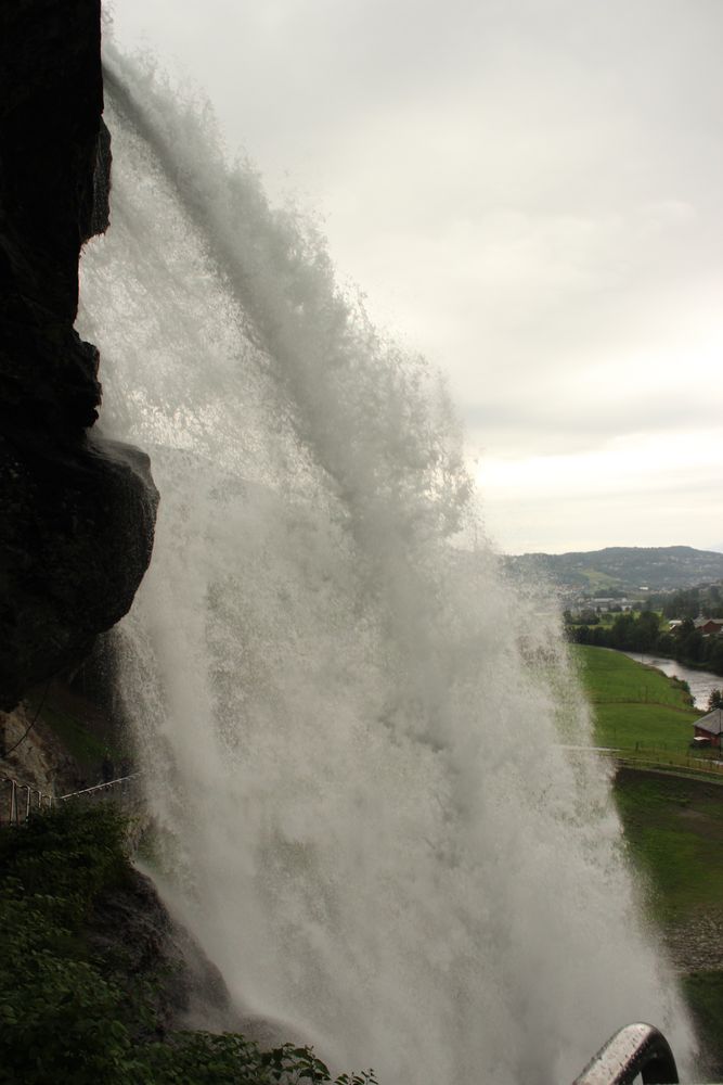 Steinsdalsfossen in Norwegen von Katharina Koerner