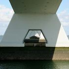 54 Pfeiler hat die Zeelandbrug (Seelandbrücke bzw.»Zeeland-Brücke«) sie ist mit über 5 km...