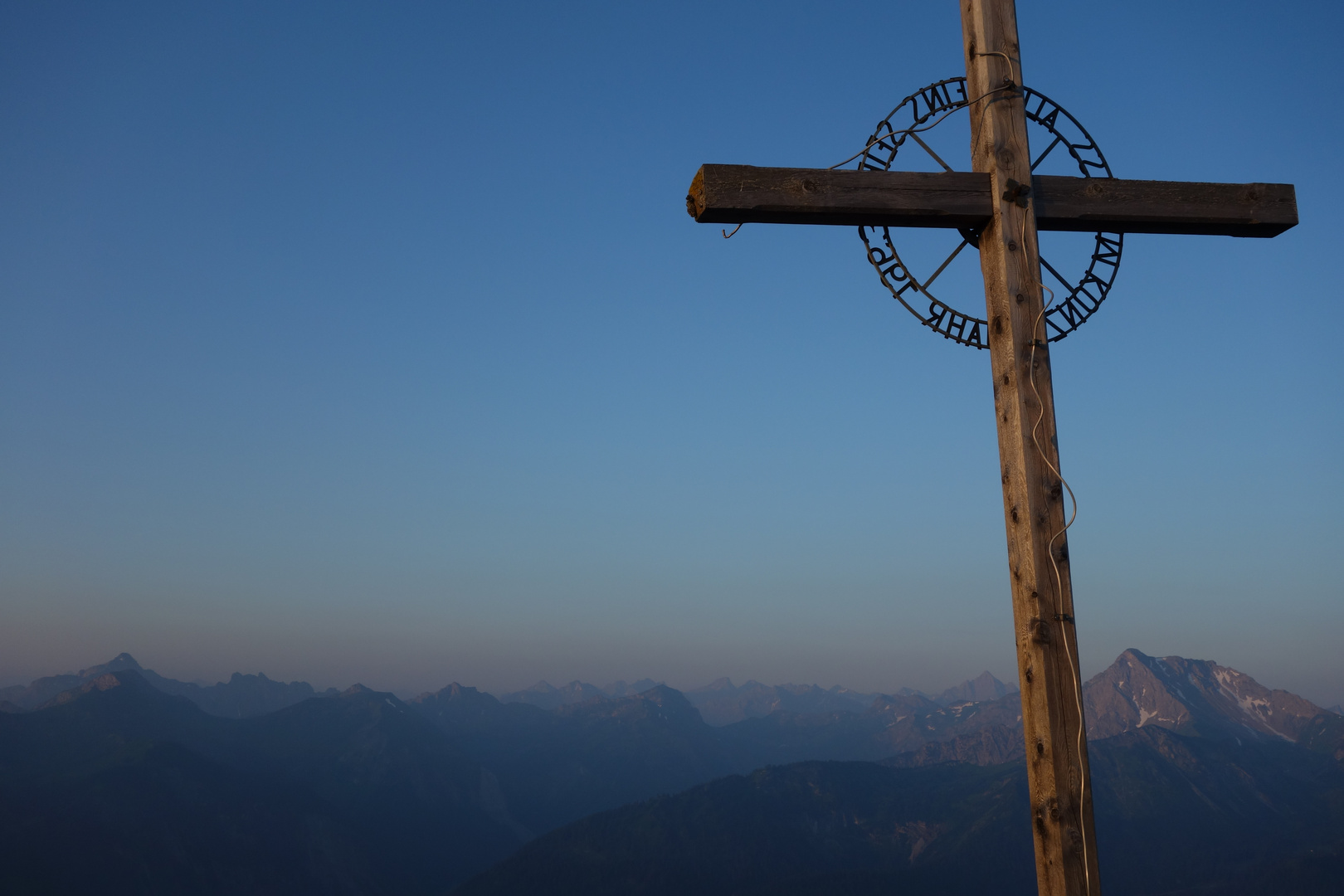 5.45 Einstein Gipfel mit Blick auf Hochvogel