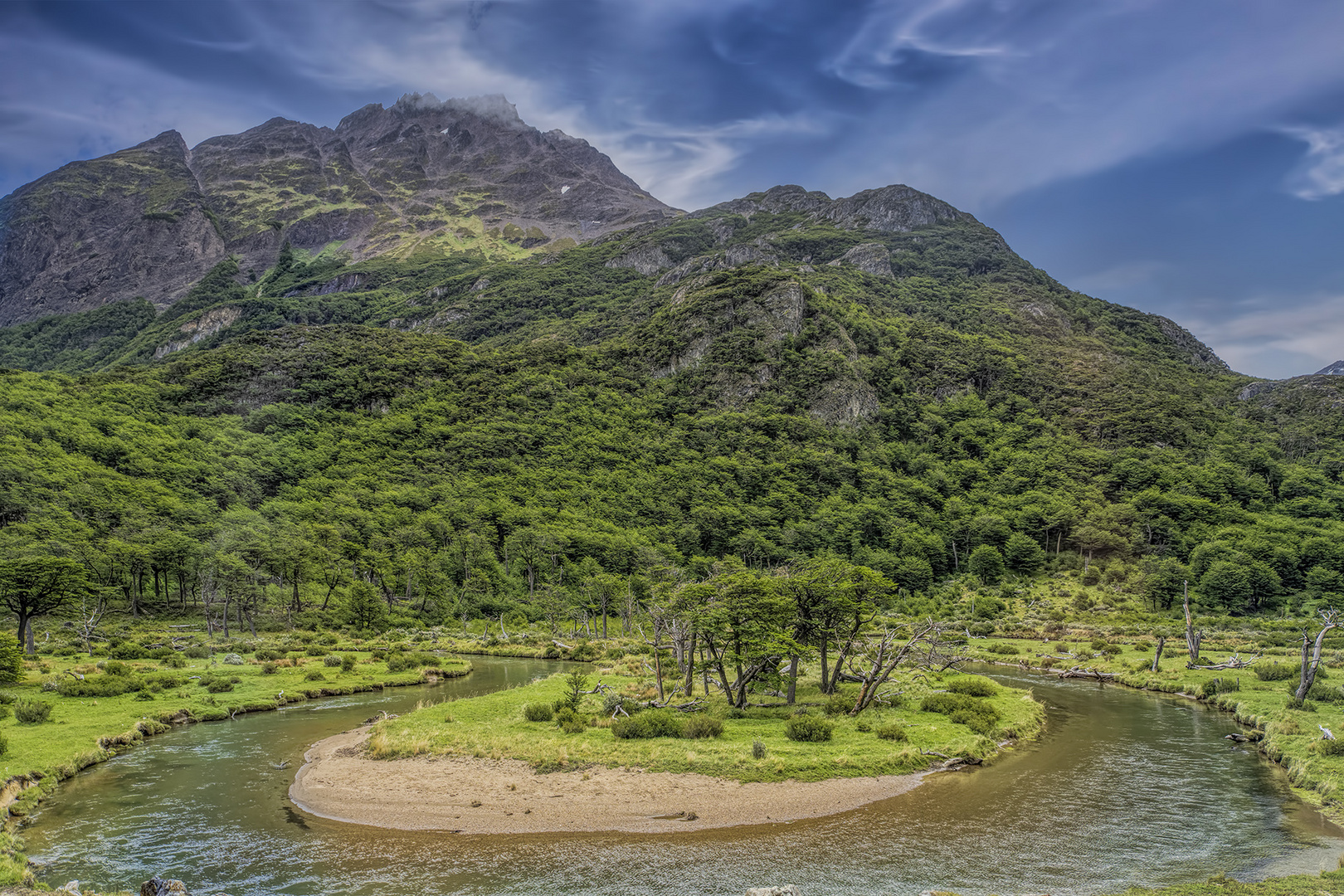 5464TZ Ushuaia Argentinien Moor- und Wald- und Gebirgslandschaft