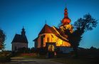 Pfarrkirche von Sankt Pangrazen in der Abenddämmerung von Uwe Vollmann