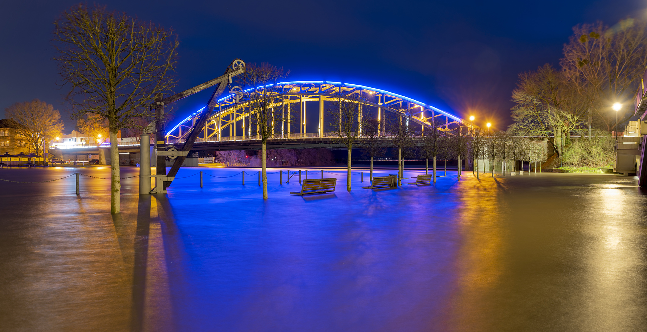 5554TZ Weserüberflutung Rinteln Nacht