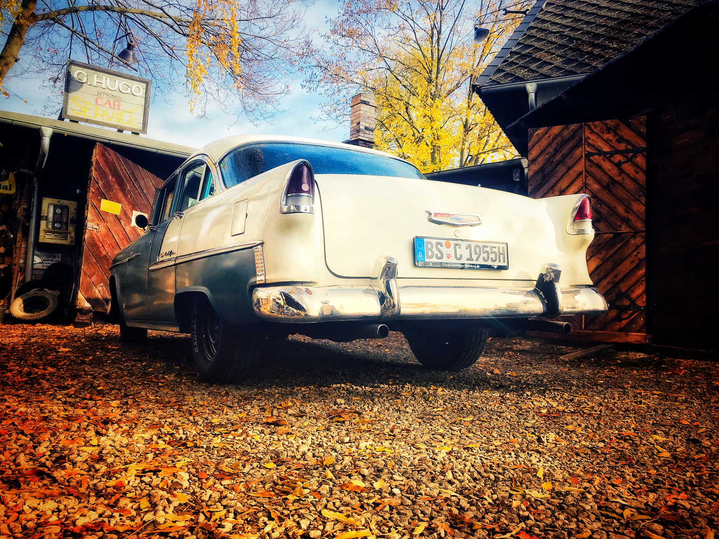 55er Chevy Bel Air im Herbst