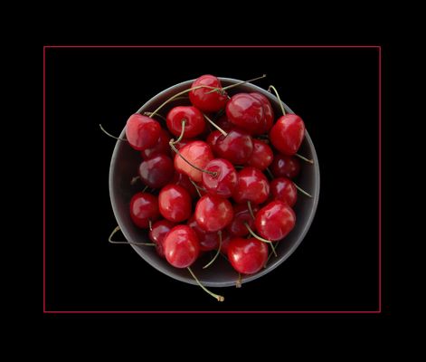 567 TONDO CON CILIEGIE