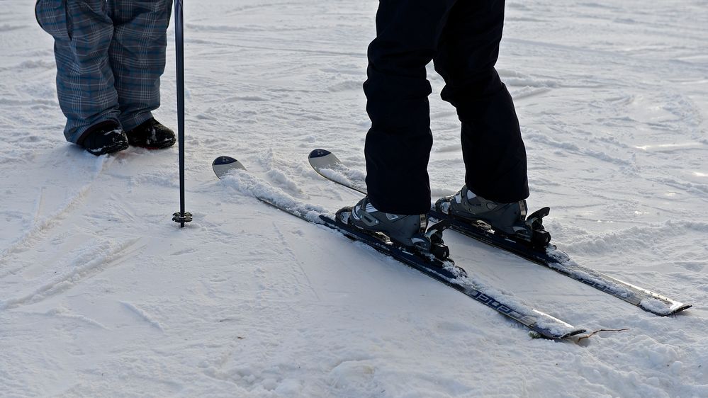 Menschen im Schnee von Valitina