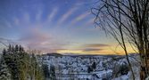 Winterberg mit Sonne von magic-colors