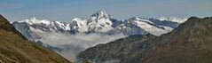 6 Berner Viertausender in ca. 50 km Entfernung und kein gestitchtes Panorama...