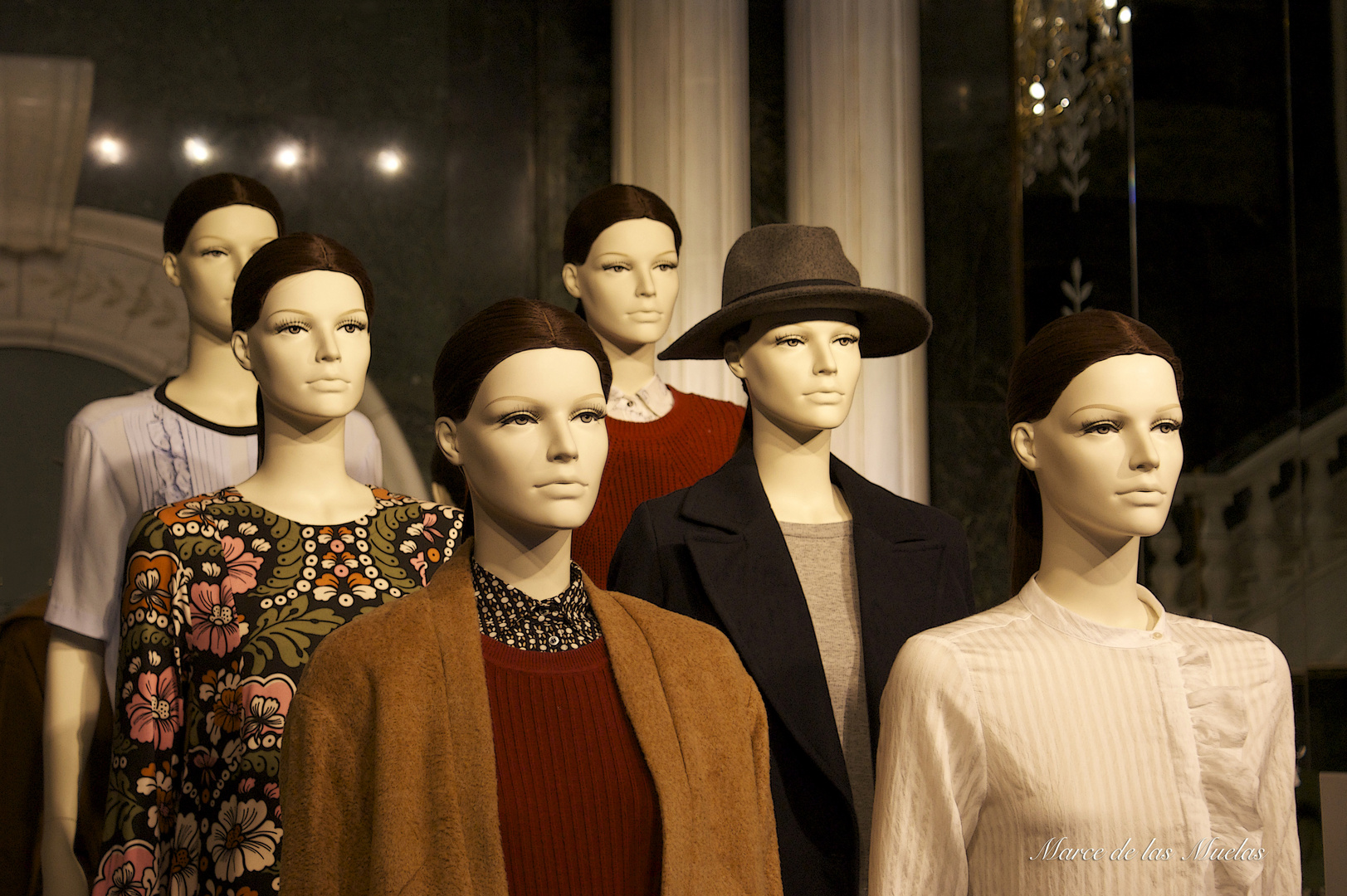 ...6 maniquies...