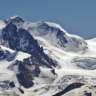 6 Monterosagipfel  und davon ist die Dofourspitze (zweiter von links) die Nummer 3 in Europa