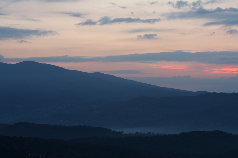 6 Uhr 38. Toscana.