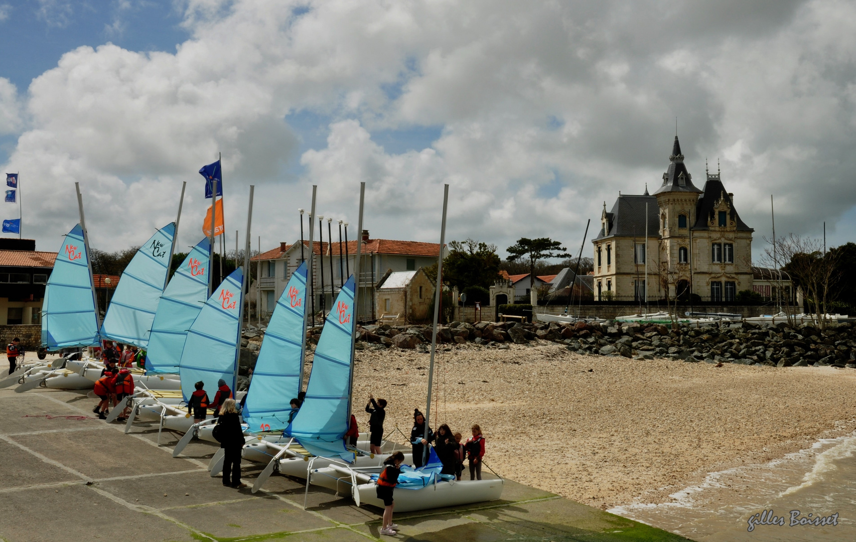 6 voiles bleues