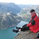 600 m ber dem Fjord auf dem Preikestolen (Norwegen)