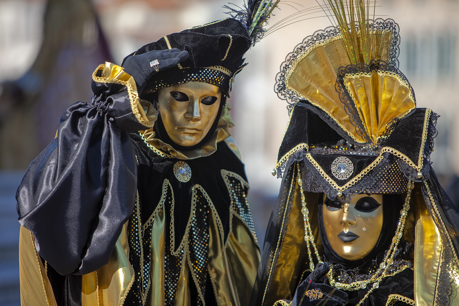 6083C Karneval in Venedig Paar in Gold und Schwarz